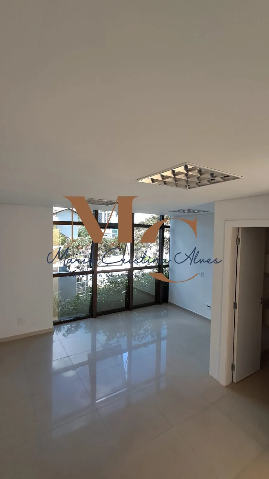 Sala comercial para Locação Anual no bairro Ariribá em Balneário Camboriú