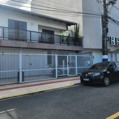 Sobrado 3 quartos para Venda no bairro Centro em Balneário Camboriú Sobrado 3 quartos para Venda no bairro Centro em Balneário Camboriú