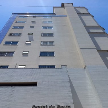 Apartamento para Locação Anual no bairro Pioneiros em Balneário Camboriú