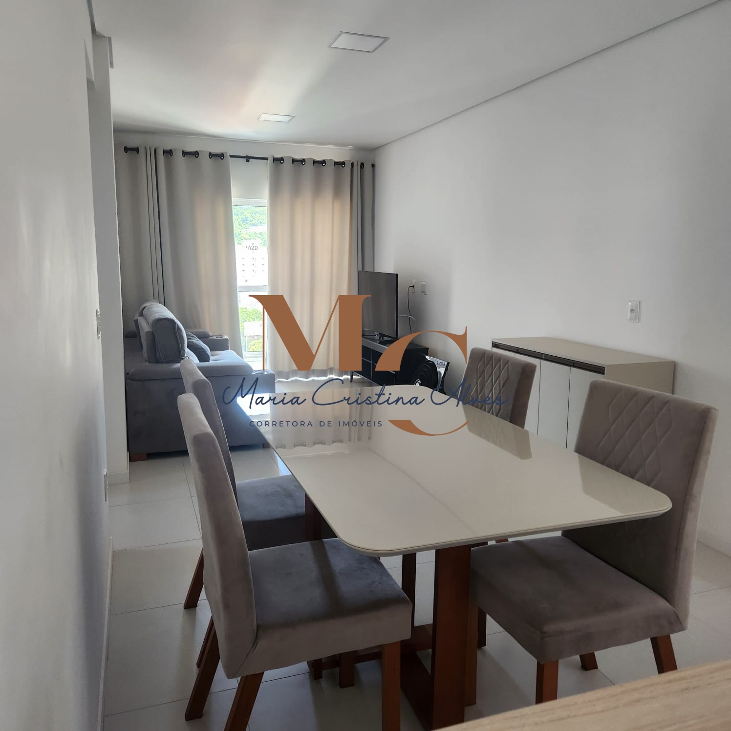 Apartamento 2 quartos para Locação Anual no bairro Nações em Balneário Camboriú