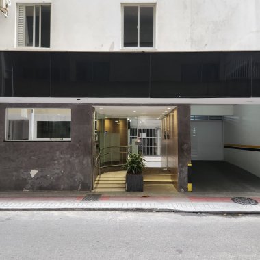 Apartamento à venda no Edifício Acácias – Centro de Balneário Camboriú